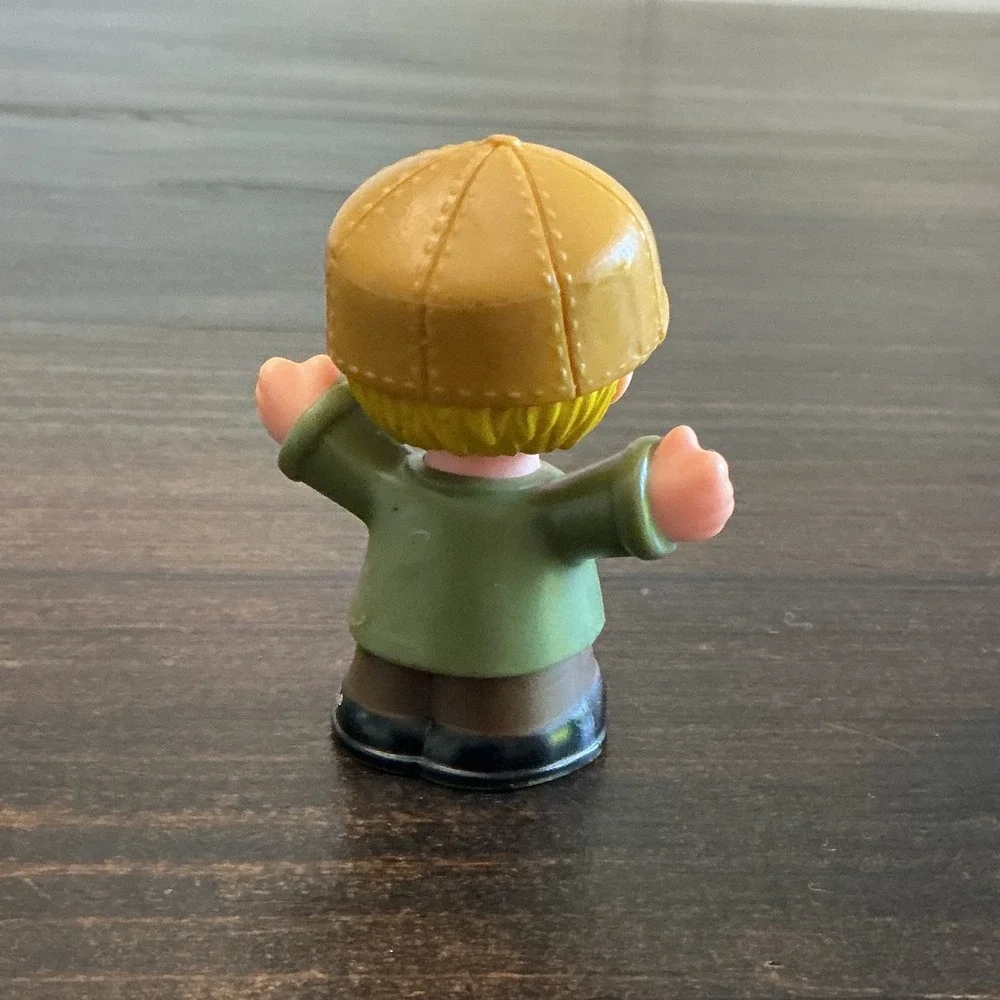 Fisher Price‎ Little People Figure FARMER Boy Tractor Driver Harvest Hat Yellow